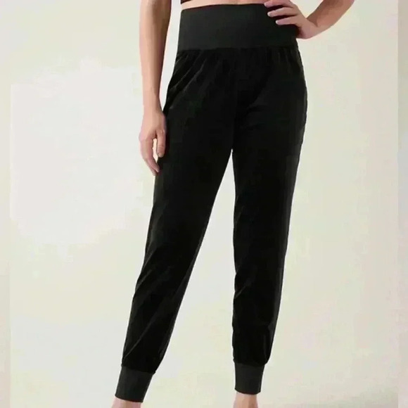 Athleta Salutation Velvet Jogger